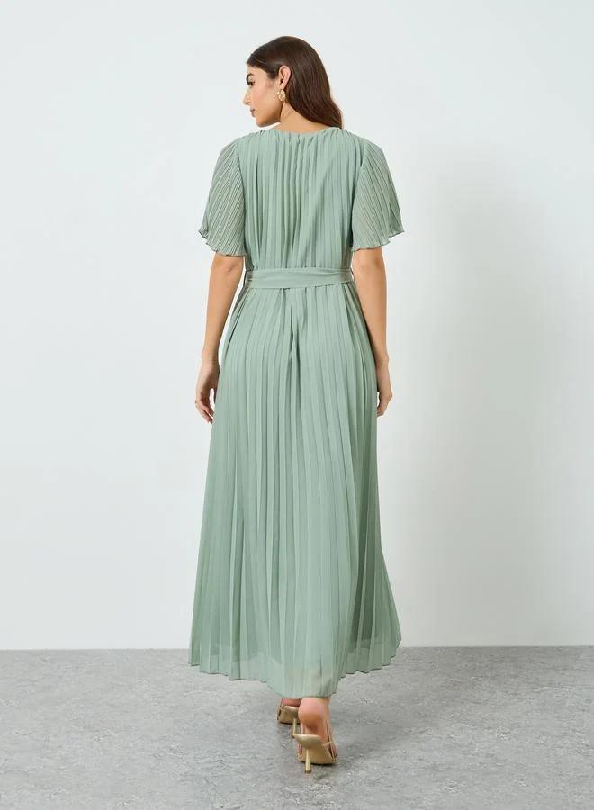 Styli Women Pleated Maxi Dress with Tie-Belt